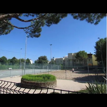 펜션 Cozy Flat In A With 12 Swimming Pools - Tennis- Childrens Play Area 비비오네